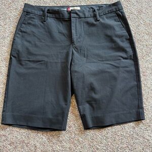 Black GAP Bermuda shorts 10